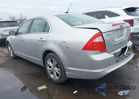 2012 Ford Fusion Se z USA, uszkodzony, nr VIN 3FAHP0HA8CR319653